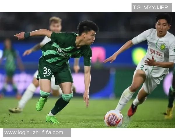 朱足球运动员的成长之路与职业生涯的辉煌成就分析